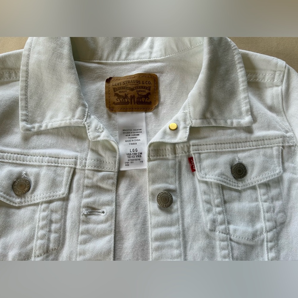 Levi’s Jean Jacket - Picture 8 of 16
